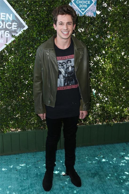 Charlie Puth bị dân mạng thế giới tẩy chay vì rủa fan chết và hủy theo dõi Selena - Ảnh 5.