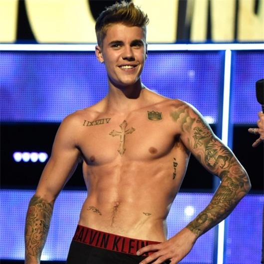 Justin Bieber chi hơn 110 tỷ VND để mua bảo hiểm cho... của quý? - Ảnh 2.