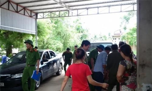 côn đồ, xả súng, bắn vào nhà dân