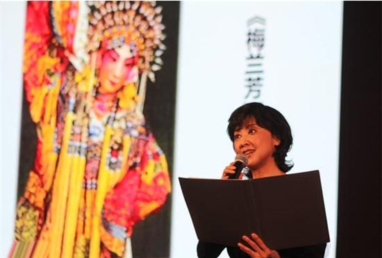 tay-luong-nu-vuong-chu-lam-van-dep-tuoi-64-1