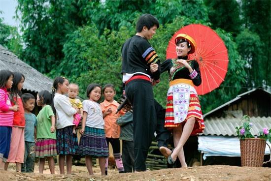 Mua le hoi o Moc Chau dip Quoc khanh hinh anh 3
