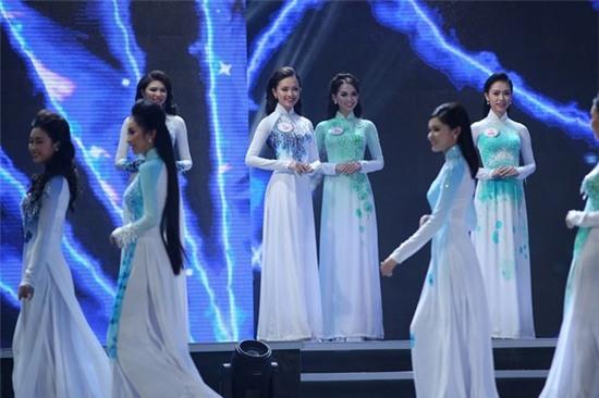 Chung kết Hoa hậu Việt Nam 2016: Khi váy áo cần đẹp thì lại chẳng được đẹp cho lắm! - Ảnh 6.
