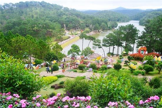Can le, phong nghi o Da Lat van e he hinh anh 1