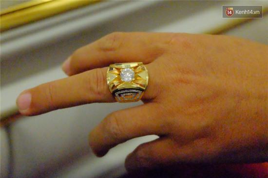 Khách tố Bảo Tín Minh Châu lập lờ trong bán hàng, đá đính trên nhẫn không giá trị nhưng vẫn tính tiền như giá vàng - Ảnh 2.
