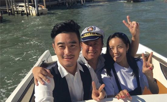 Mỹ nhân Hoa ngữ trở thành tâm điểm chỉ trích vì liên tục làm trò lố ở LHP Venice - Ảnh 12.