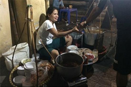 mon-ngon-via-he-cho-nguoi-thich-lang-thang-dem-pho-co-1