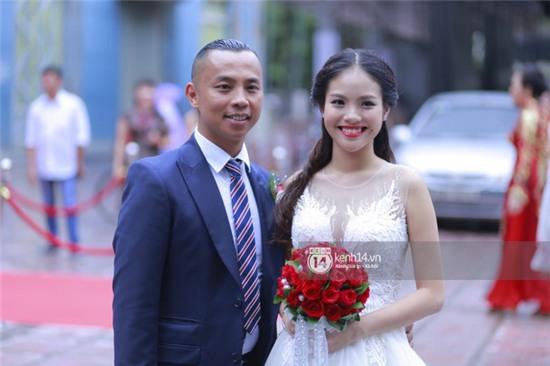 Khánh Thi một mình đến chúc mừng đám cưới tình cũ Chí Anh - Ảnh 2.