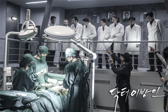 Bác sĩ, luật sư, cảnh sát Hàn muốn kiện biên kịch phim Hàn vì làm phim nhảm nhí - Ảnh 6.
