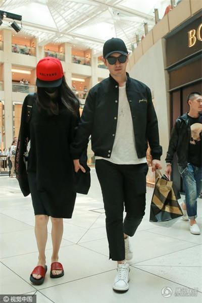 angelababy-bi-don-co-thai-dua-bo-me-chong-di-an-mung