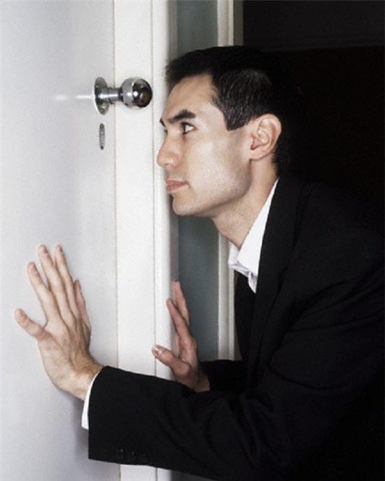 chú rể, đám cưới, phòng tân hôn, bạn thân, gia đình, vợ chồng, động phòng, nhân viên ngân hàng