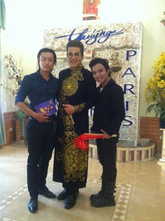 Bác sĩ đến vuốt mắt cho Minh Thuận, anh vẫn mỉm cười! - Ảnh 2.