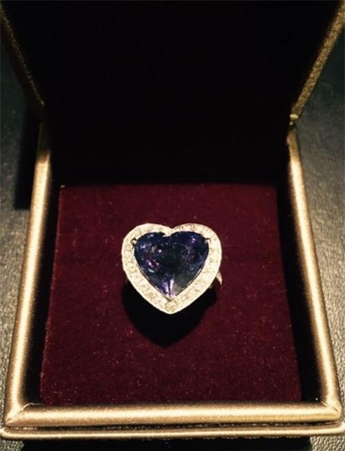 sao-phim-18-ong-hong-hanh-phuc-voi-hon-nhan-muon-mang-5