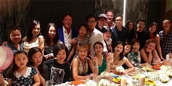 sao-phim-18-ong-hong-hanh-phuc-voi-hon-nhan-muon-mang-6