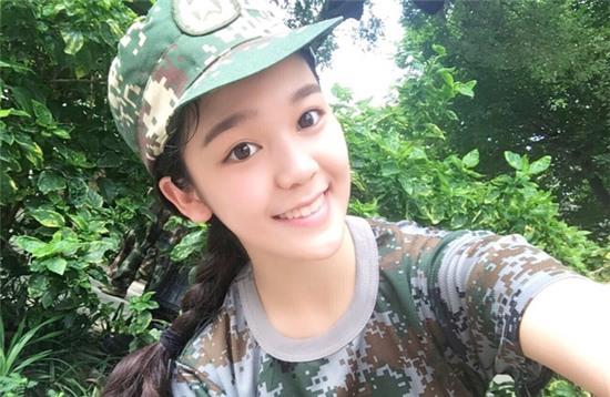 Chùm ảnh: Những nữ thần xinh đẹp bậc nhất trong mùa học quân sự ở Trung Quốc - Ảnh 11.