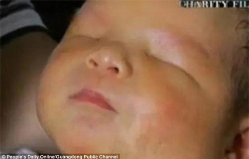 sieu am thai binh thuong, me ‘chet lang’ khi de con khong co mat - 1