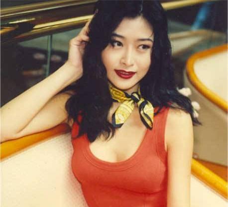 Đời viên mãn của nữ hoàng phim nóng Hong Kong - Ảnh 1.