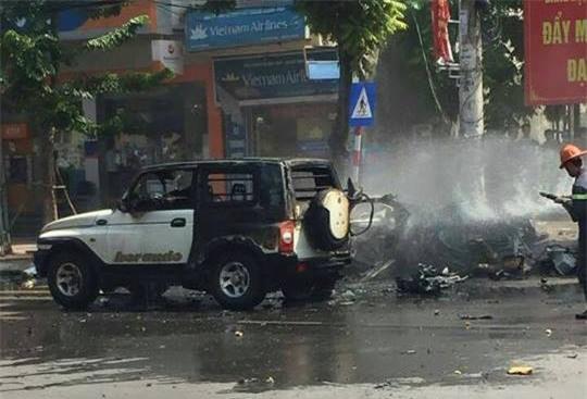nổ ô tô ở quảng ninh, chết cháy