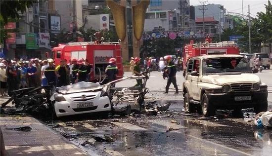 nổ ô tô ở quảng ninh, chết cháy