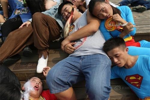 sinh vien tq gia chet de gianh giai thuong 10 trieu dong hinh anh 4