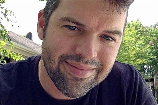 chang trai co 100 con vi cho khong tinh trung tren mang hinh anh 1