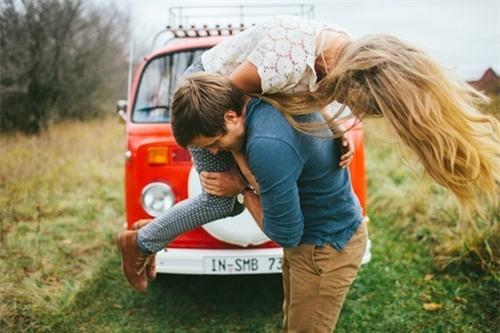 Hoặc là giữ, hoặc là buông, chứ đừng làm khổ nhau thế này...