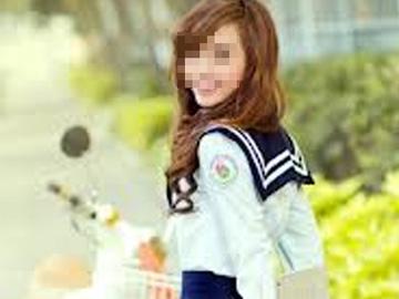 Nữ sinh nhà giàu tát thầy giáo ngay giữa lớp
