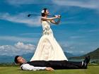 Ảnh cưới lạ đời: Đức Hải ngậm bóng cho Jennifer Phạm đánh Golf