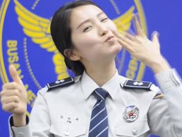 Dân mạng 'sốt' clip 'cute' của nữ cảnh sát Hàn Quốc