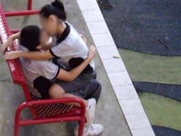 Nữ sinh chết khi làm 'chuyện ấy' quá bạo với bạn trai