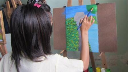 Bị bố xâm hại tình dục: Ám ảnh mỗi lần về nhà