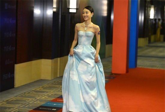 Diễn viên Vương Lệ Khôn.