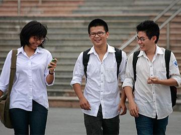 Nam sinh cứu 5 em nhỏ vào đề Văn, sĩ tử ra sớm