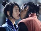 Lee Seung Gi ôm hôn Suzy say đắm