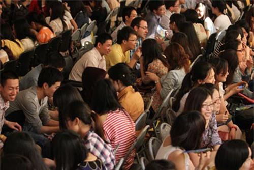 Nam nữ Trung Quốc tham dự sự kiện mai mối để tìm bạn đời. Ảnh: CFO