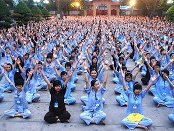 Giới trẻ háo hức lên chùa học tu