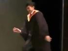 Nam sinh nhảy hiphop lên nhận bằng tốt nghiệp