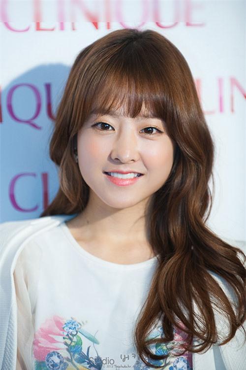 Park Bo Young dạy trang điểm trong suốt - 1