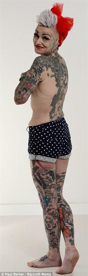 Bị chồng bỏ, người phụ nữ điên cuồng xăm hình 6