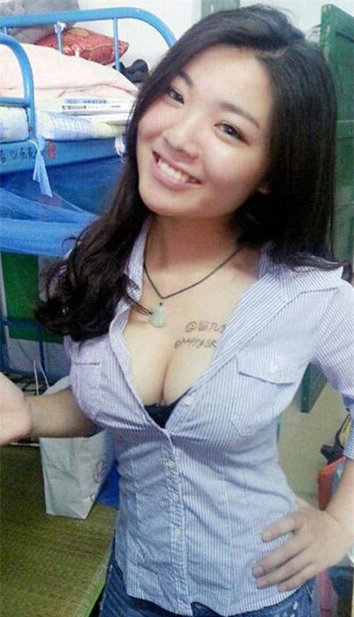 Phát sốt với cuộc thi ngực đẹp trên mạng Trung Quốc 4