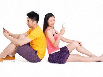 Cam kết của cặp vợ chồng nghiện facebook