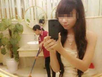 Thiếu nữ sành điệu xúc phạm người lao công gây phẫn nộ
