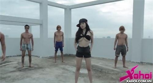 Hậu clip gợi dục, Bà Tưng tung ảnh áo dài vớt vát hình ảnh | Bà Tưng 2013, Lê Thị Huyền Anh, Hotgirl bà tưng, Bà Tưng thả rông, Bà Tưng ở Hà Nội, Bà Tưng mặc áo dài, Clip Bà Tưng