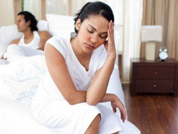 Chồng đồng lõa với mẹ chồng cho vợ uống thuốc kích dục