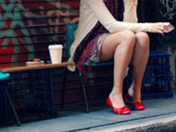 Suýt tan vỡ hạnh phúc vì 'hot-girl gái bao'