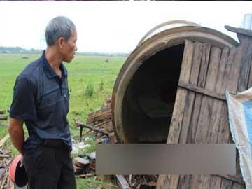 Bố thủ khoa ĐH Y đang sống trong... cống hoang kiếm tiền nuôi con ăn học
