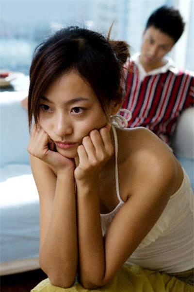 Quá gầy, mẹ chồng bắt có bầu mới được cưới - 1