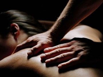 Xâm hại tình dục: Nam sinh viên cũng là nạn nhân