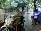 Học sinh khai giảng trong cơn mưa tầm tã