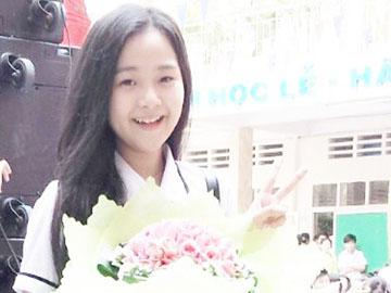 Hot girl Sài thành khoe ảnh khai giảng 'cute'