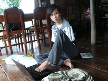 Chàng tân sinh viên không tay